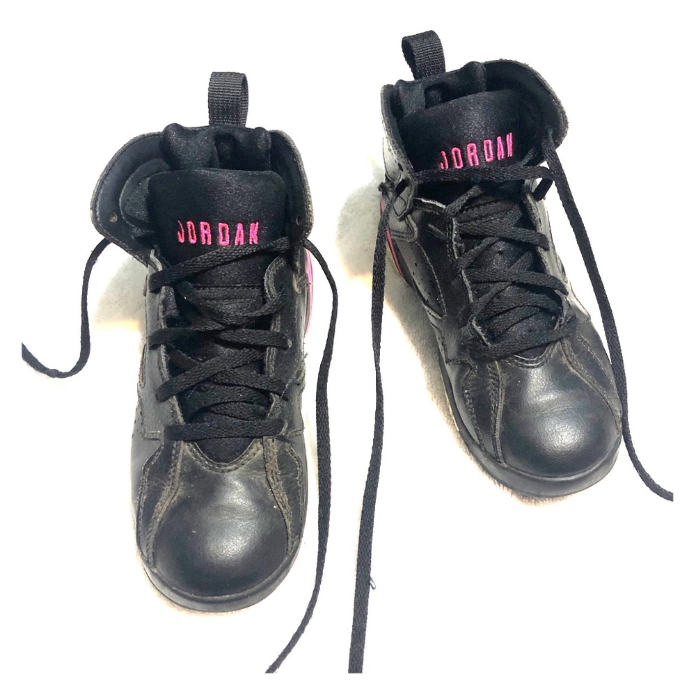 Girls Jordan sneakers size 1 black/pink